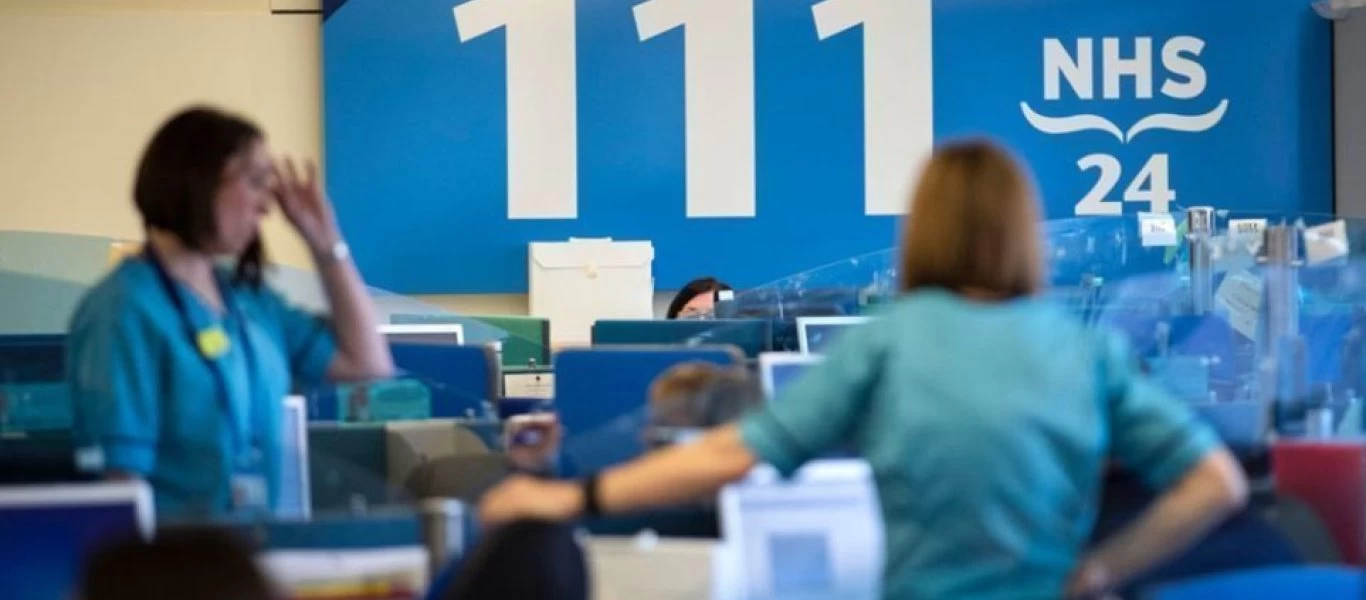 Βρετανία: Το 50% των ενηλίκων στη χώρα έχει λάβει την πρώτη δόση του εμβολίου - Εδώ ακόμα τρέχει η... «Ελευθερία»